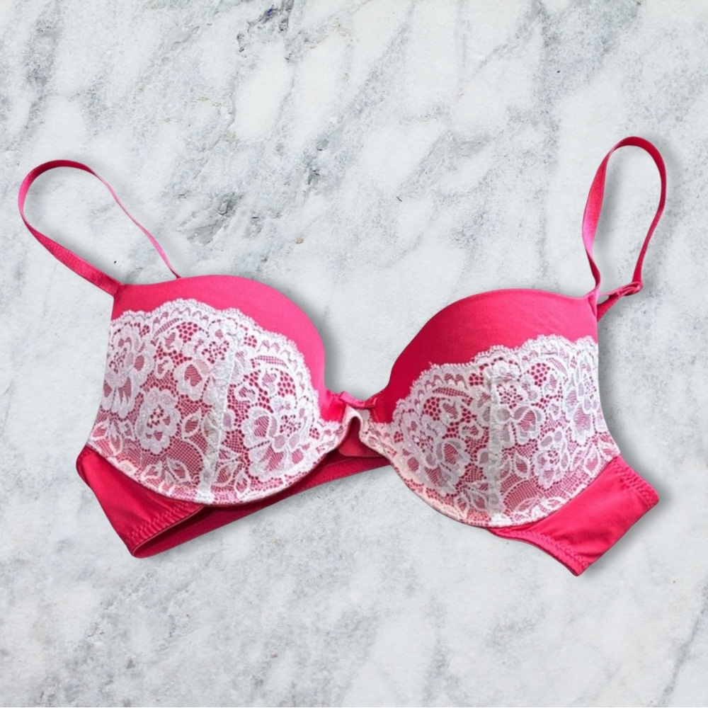 Inspirations’ by Maidenform Red & White Lace Underwire Padded Bra